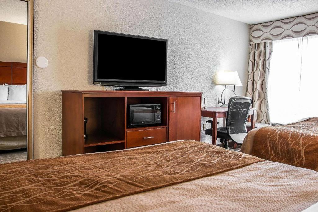 Comfort Inn & Suites University South Ann Arbor Extérieur photo