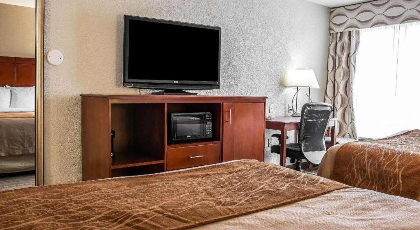 Comfort Inn & Suites University South Ann Arbor Extérieur photo
